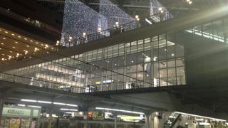冬の夜の大阪駅