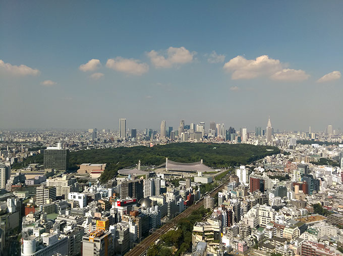 秋晴れの空・東京