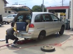 自動車のタイヤ修理