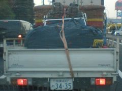 気球を積んだトラック